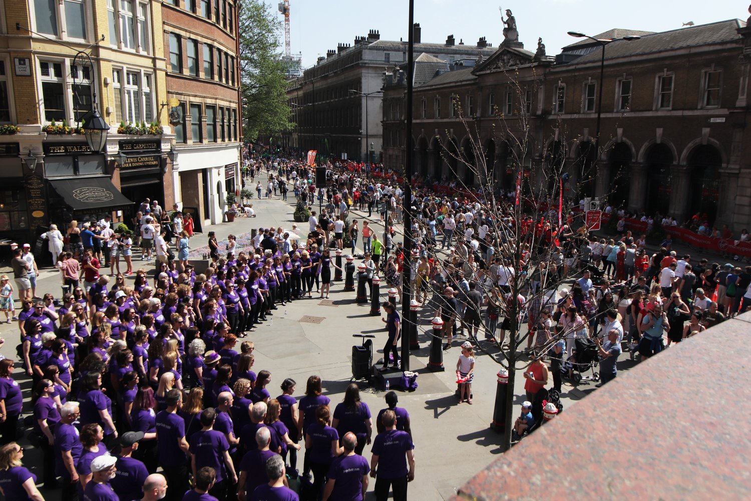 Popchoir at the London Marathon